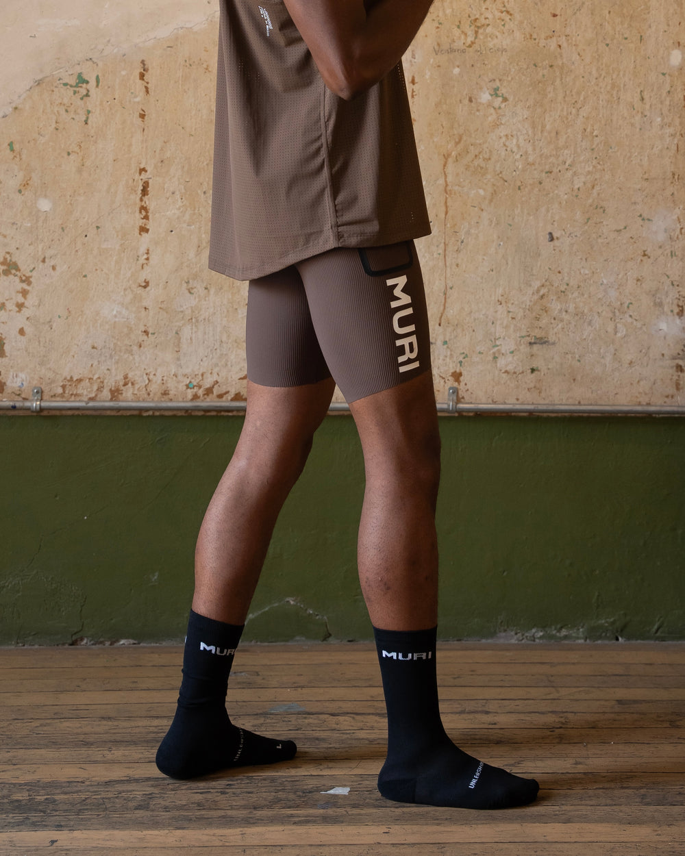 BROWN PERFORMANCE TIGHTS